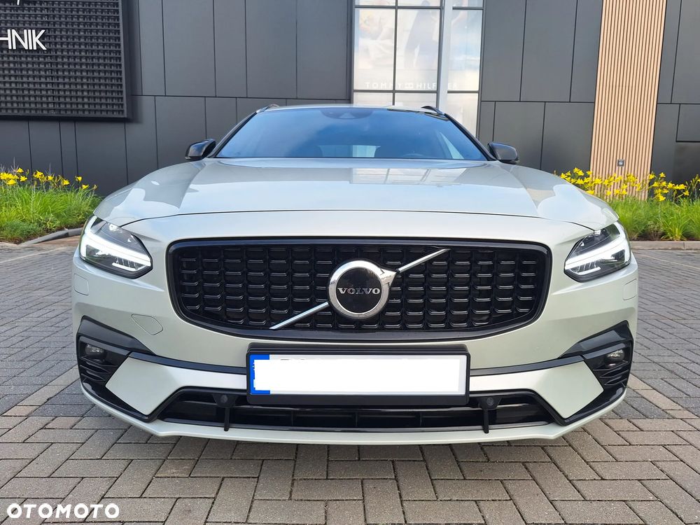 Volvo V90 D4 R-Design - 4