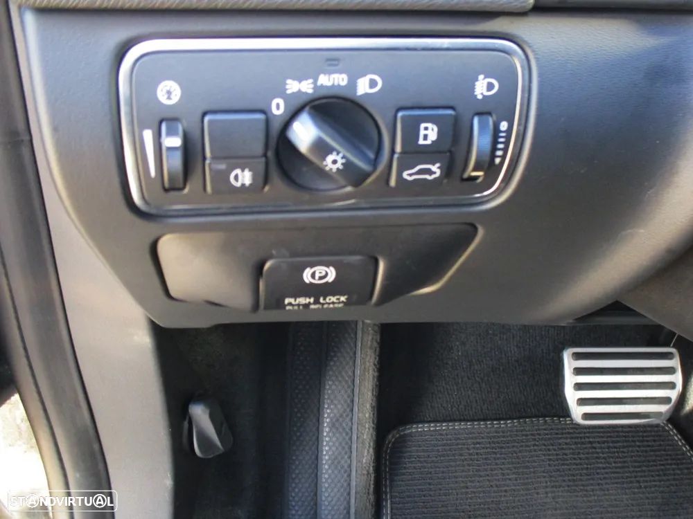 Volvo V60 2.0 D4 R-Design Summum Geartronic - 40