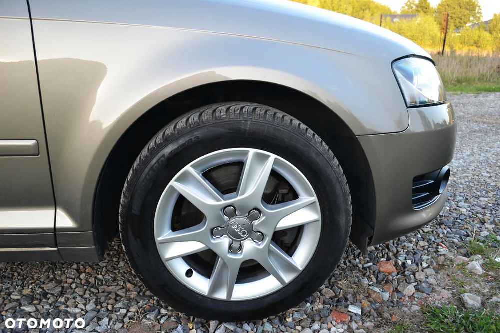 Audi A3 Sportback 1.8 TFSI Quattro Ambiente - 32