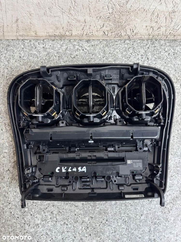 panel klimatyzacji nawigacji radia mercedes c klasa w205 2014-2021 - 12