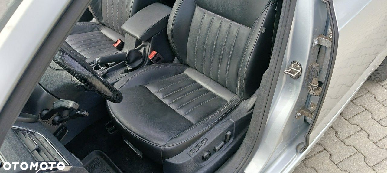 Skoda Octavia 1.6 TDI DSG Premium Edition - 6