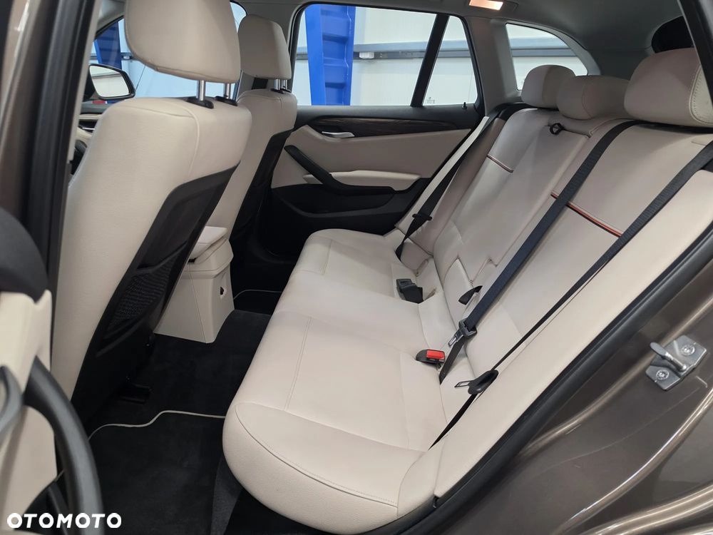 BMW X1 xDrive18d xLine - 29