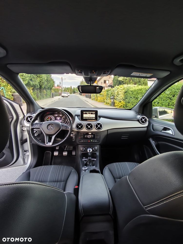 Mercedes-Benz Klasa B 180 BlueEFFICIENCY Edition Style - 27