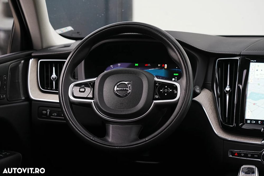 Volvo XC 60 Recharge T6 Twin Engine eAWD Inscription Expression - 13