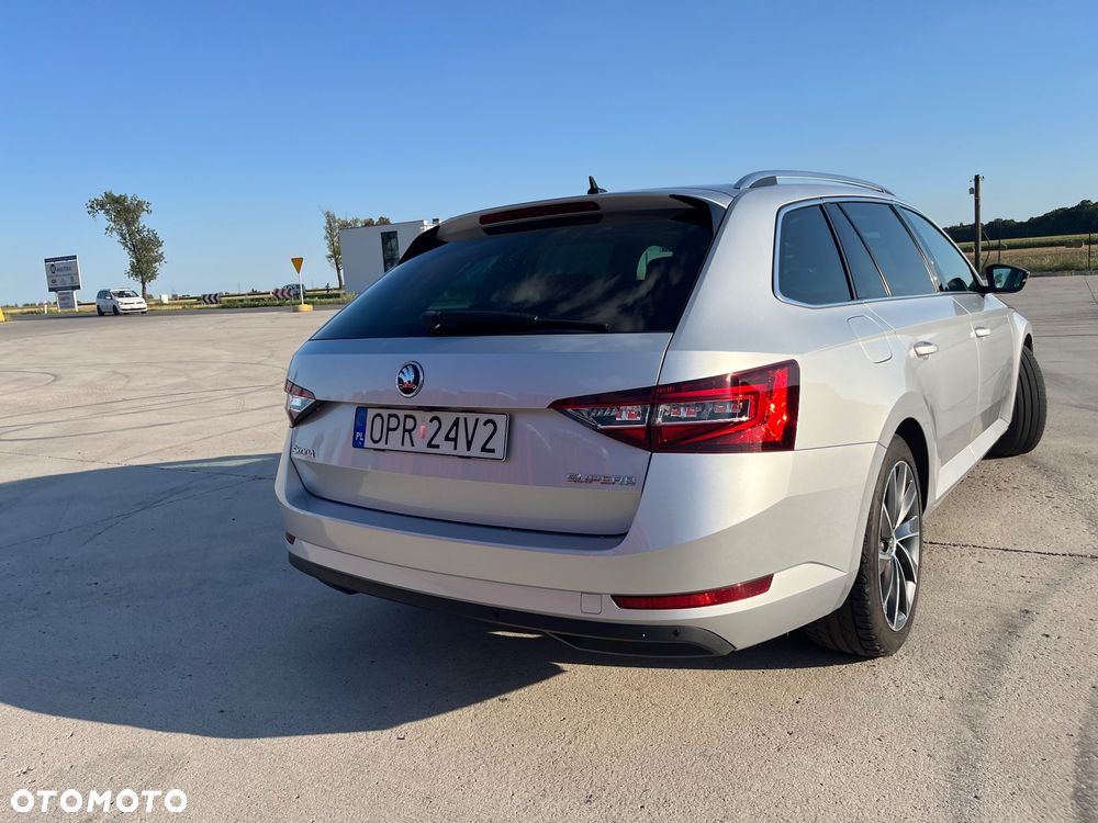 Skoda Superb 2.0 TDI L&K DSG - 11