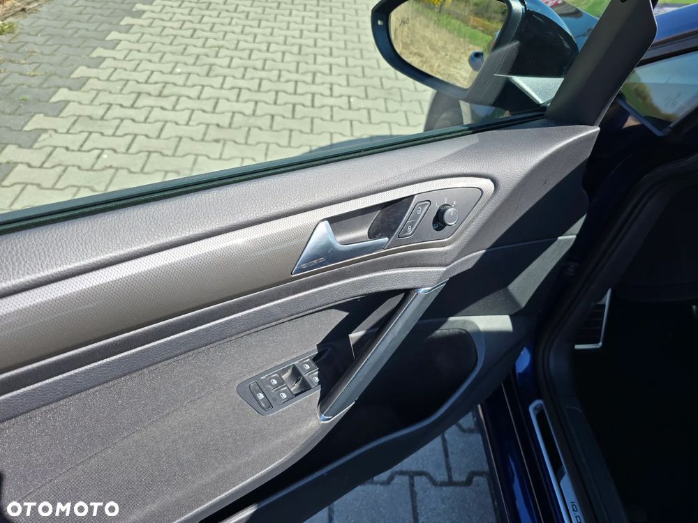 Volkswagen Golf Variant 2.0 TDI SCR DSG IQ.DRIVE - 20