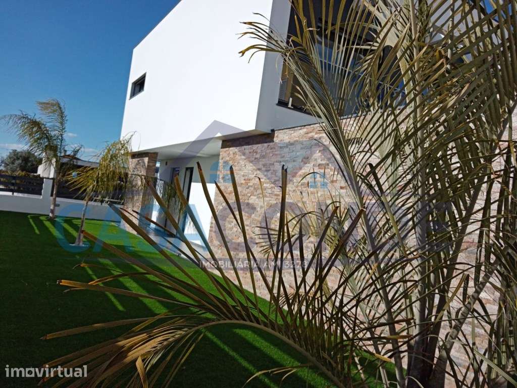 Moradia Isolada V4 Duplex C/Piscina pronta a escriturar - Grande imagem: 2/30