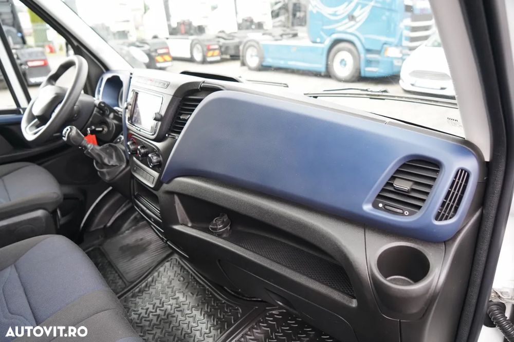 Iveco DAILY 35-NP / GNC / CONTAINER / MANUAL / PALFINGER LIFT - 750 KG / 2020 - 31