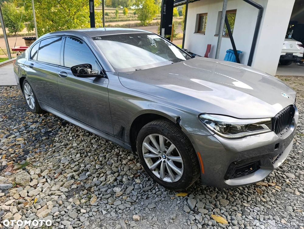 BMW Seria 7 - 10
