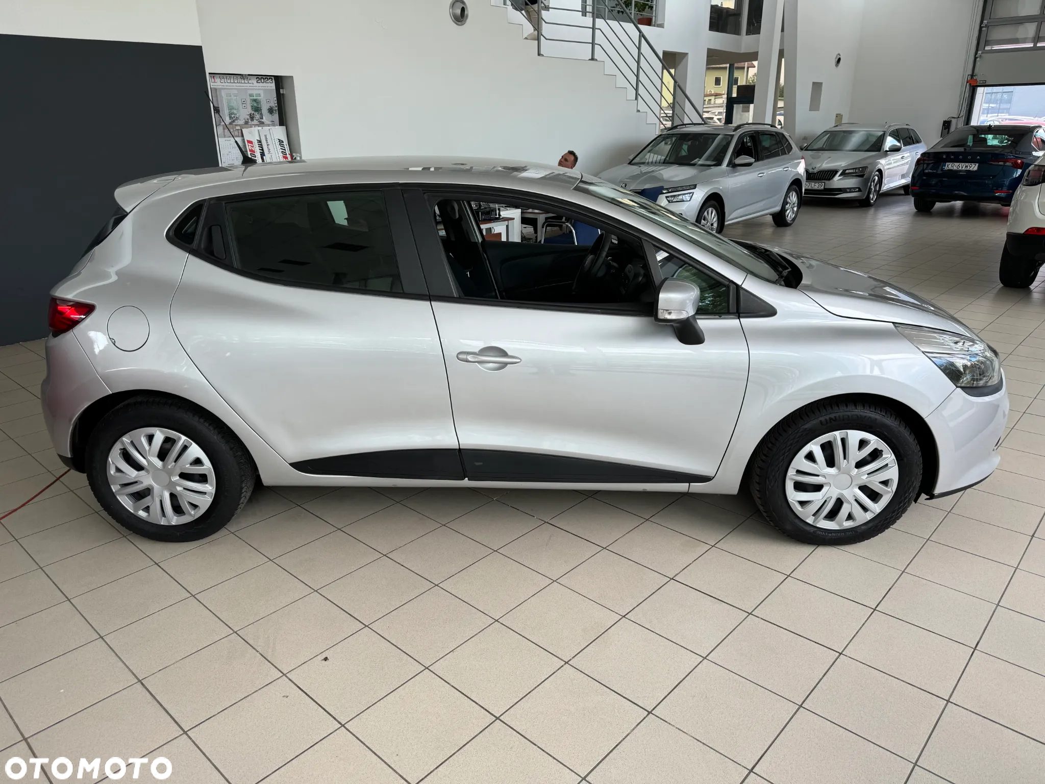 Renault Clio 1.2 16V 75 Life - 8