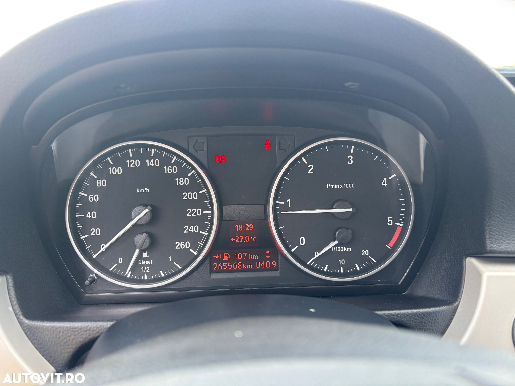 BMW Seria 3 318d DPF Touring Edition Lifestyle - 11