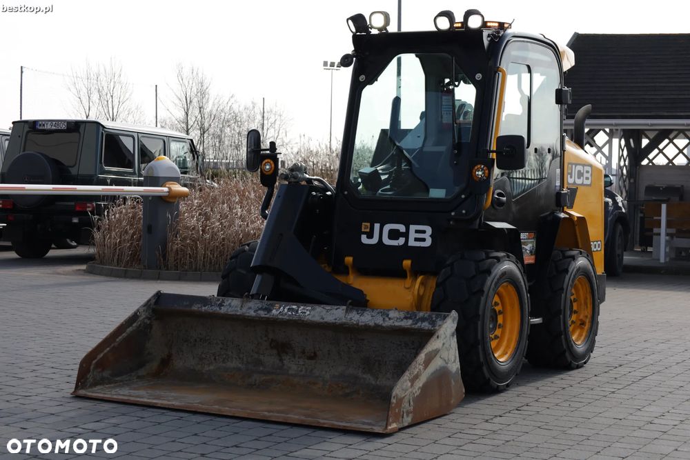 JCB 300 T4 Miniładowarka Skid steer - 10