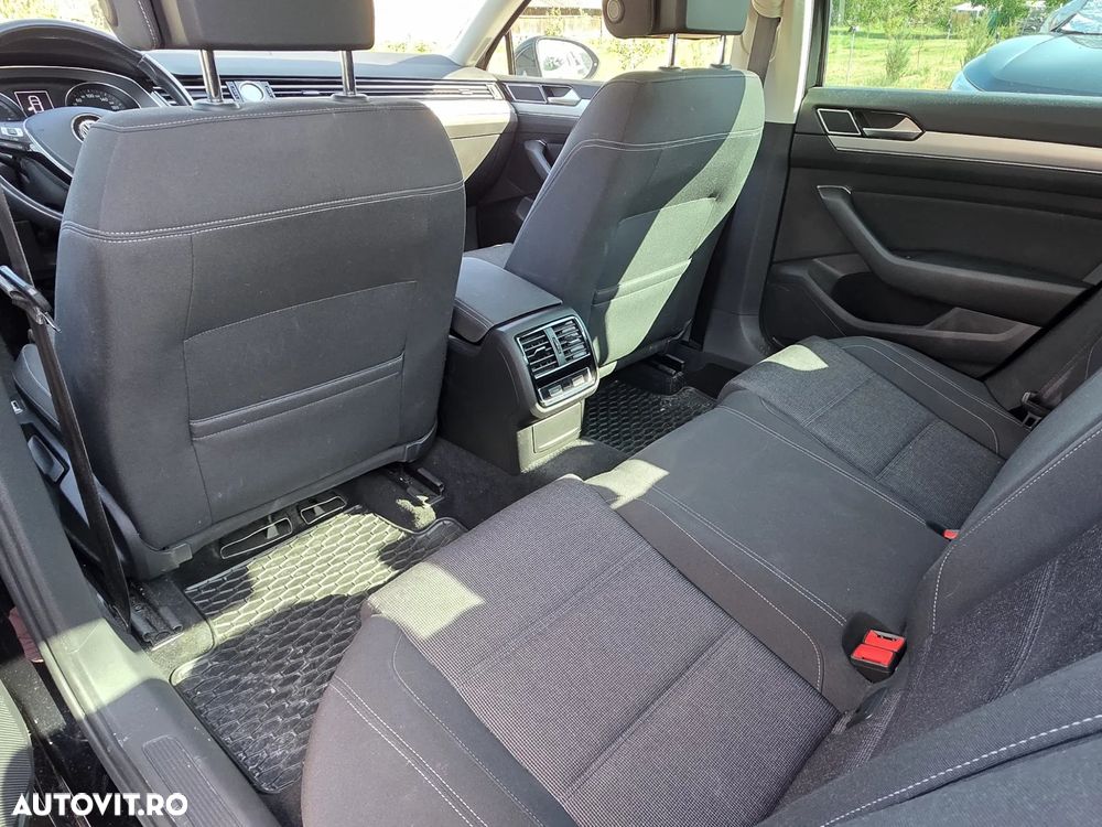 Volkswagen Passat 2.0 TDI Comfortline - 11