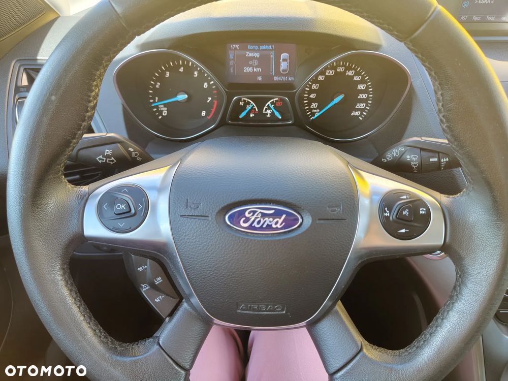 Ford Kuga 1.5 EcoBoost 2x4 Trend - 28