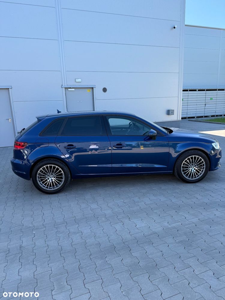 Audi A3 Sportback 2.0 TDI Ambiente - 5