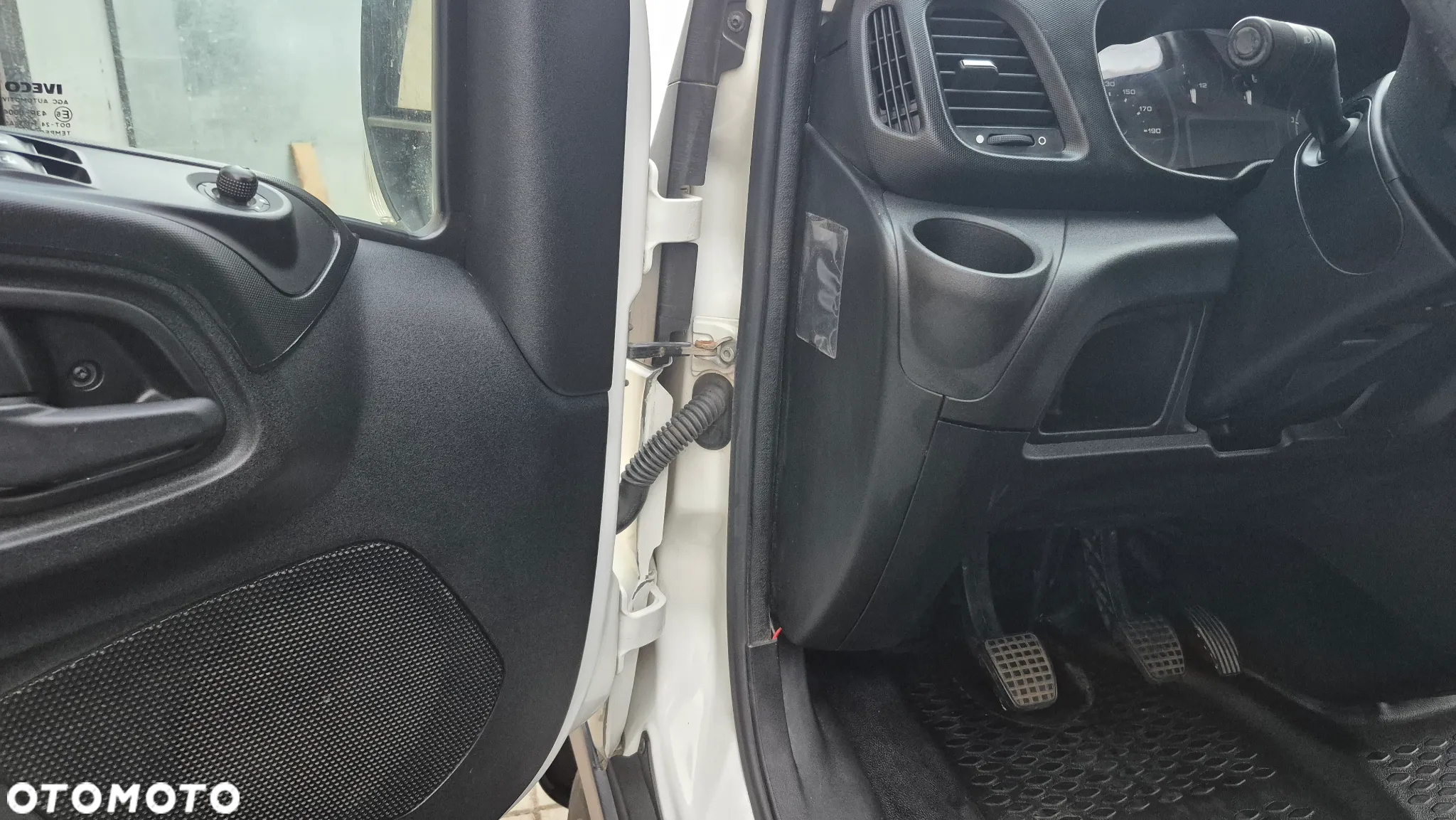 Iveco DAILY 35C15 - 26