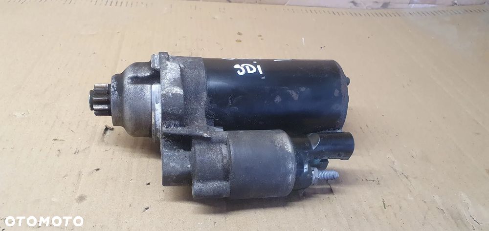 Rozrusznik starter silnika VW Golf V 2.0 SDI 02T911024 - 2