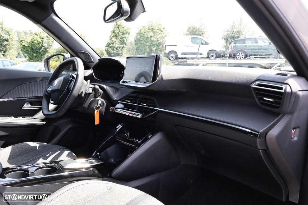 Peugeot 2008 1.2 Hybrid Allure e-DCS6 - 12