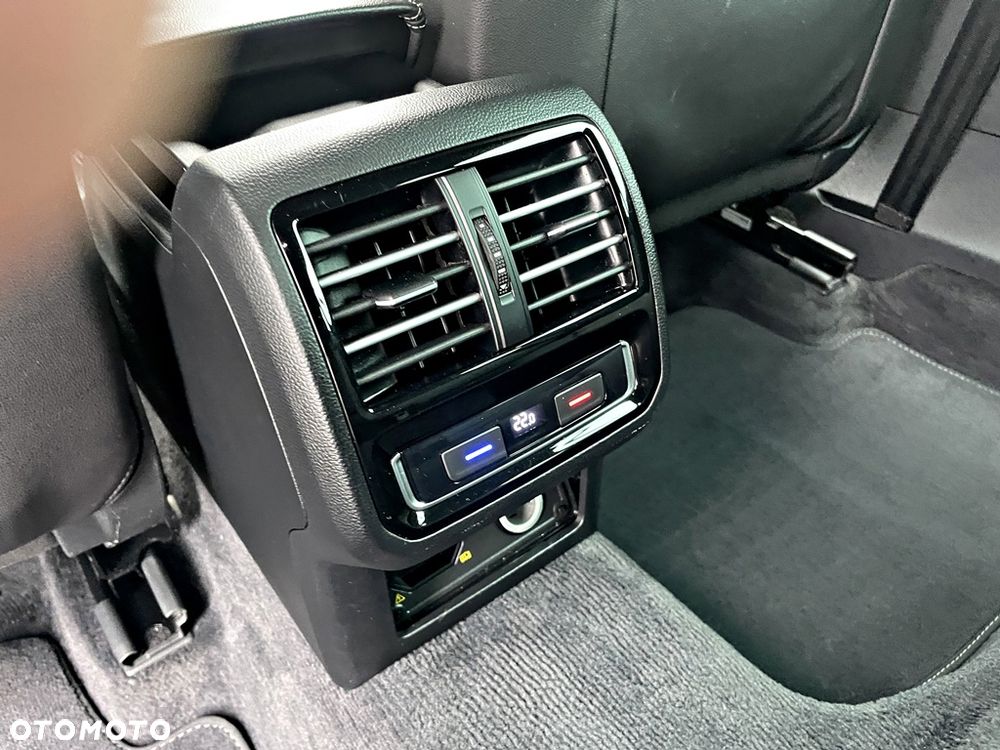 Volkswagen Passat Variant 1.6 TDI (BlueMotion Technology) Comfortline - 23