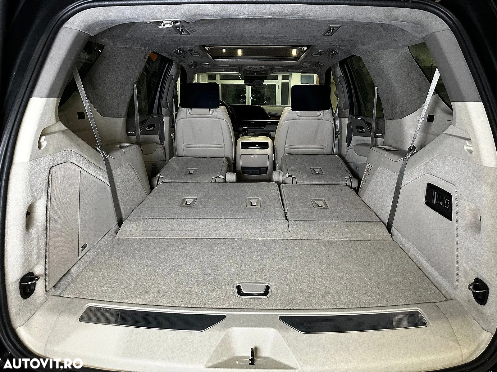 Cadillac Escalade - 12