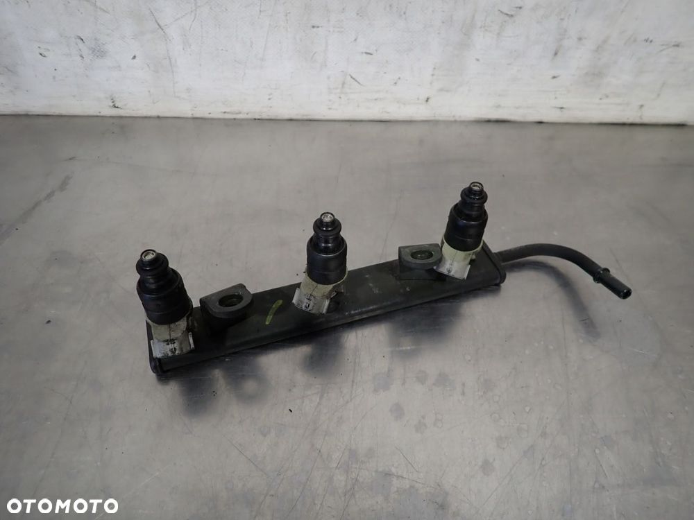 LISTWA WTRYSKOWA MITSUBISHI COLT VI Z30 MR988977 - 1