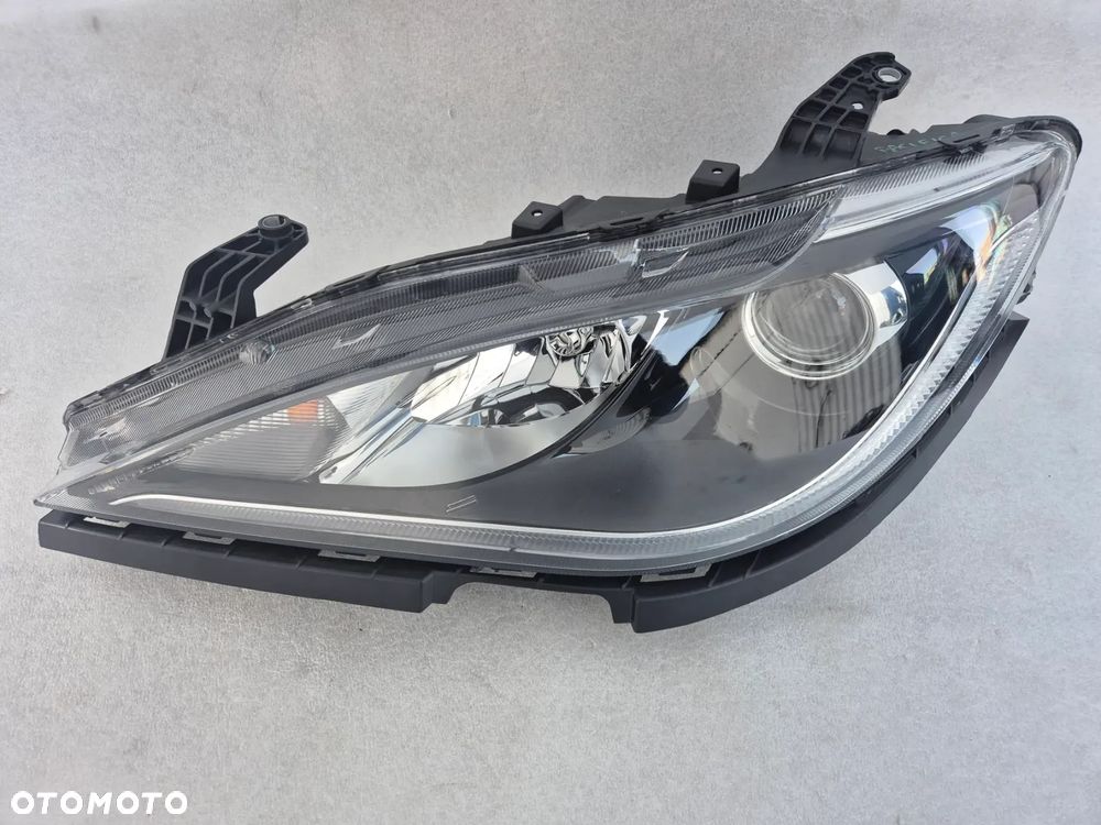 Lampa lewa lewy przód Chrysler Pacifica soczewka 68228949AI - 1