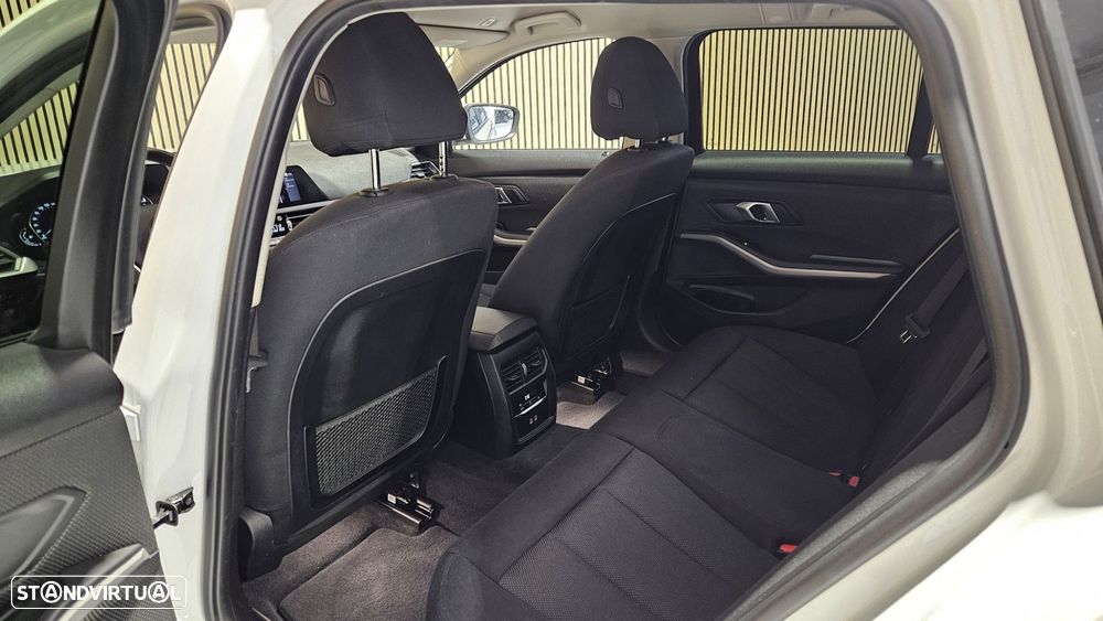 BMW 330 e Auto - 18
