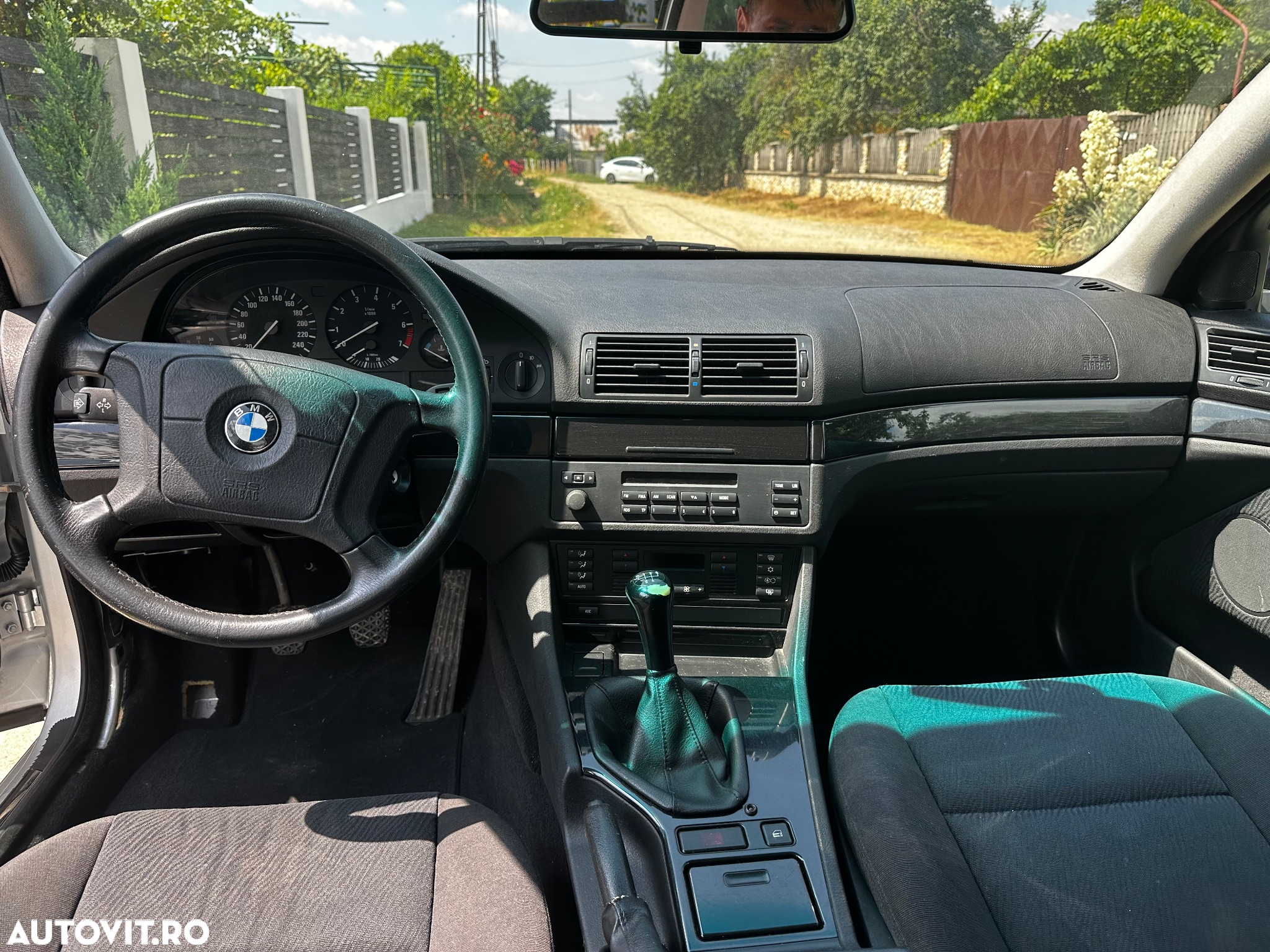 BMW Seria 5 523i Touring - 10
