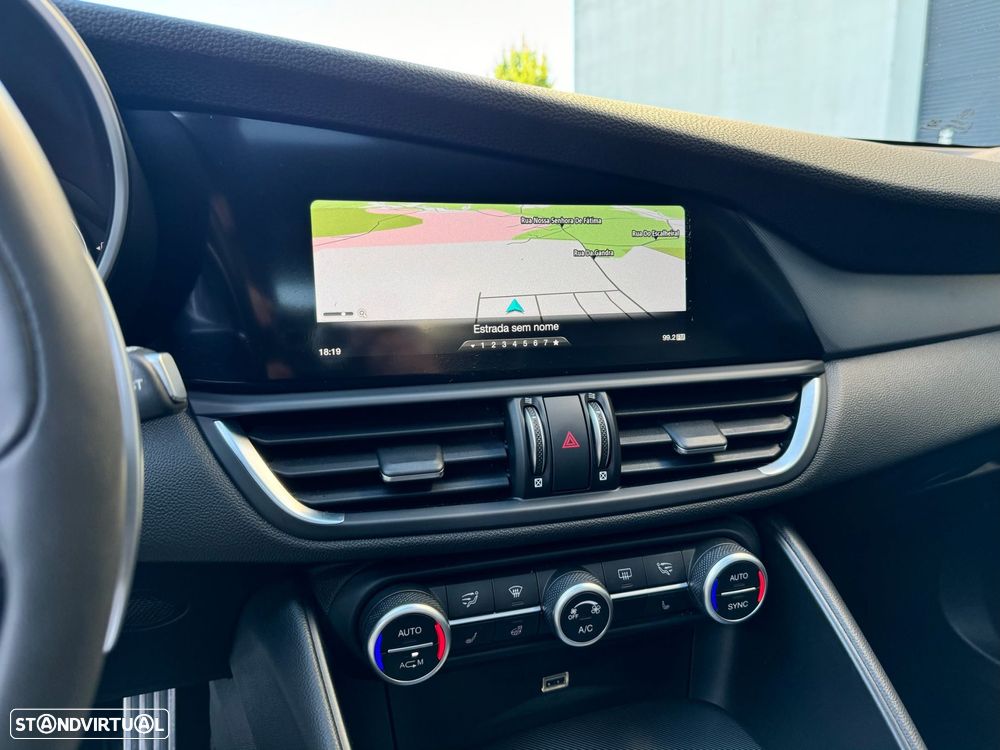 Alfa Romeo Giulia 2.2 D Veloce Q4 AT8 - 20