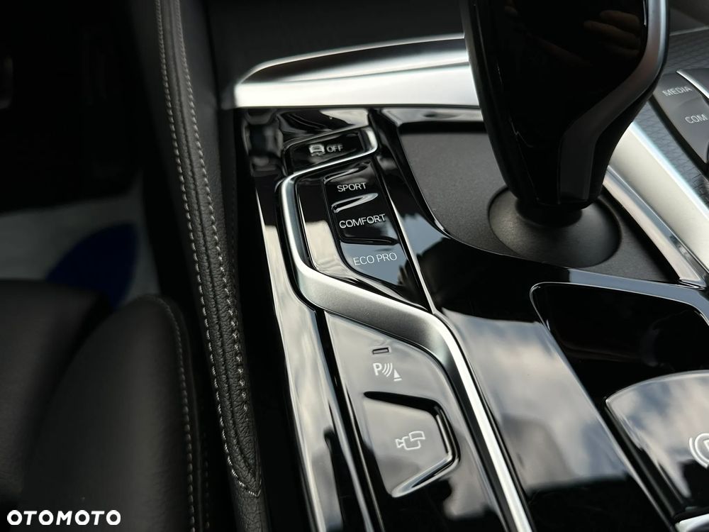 BMW Seria 5 530d xDrive M Sport Edition - 32
