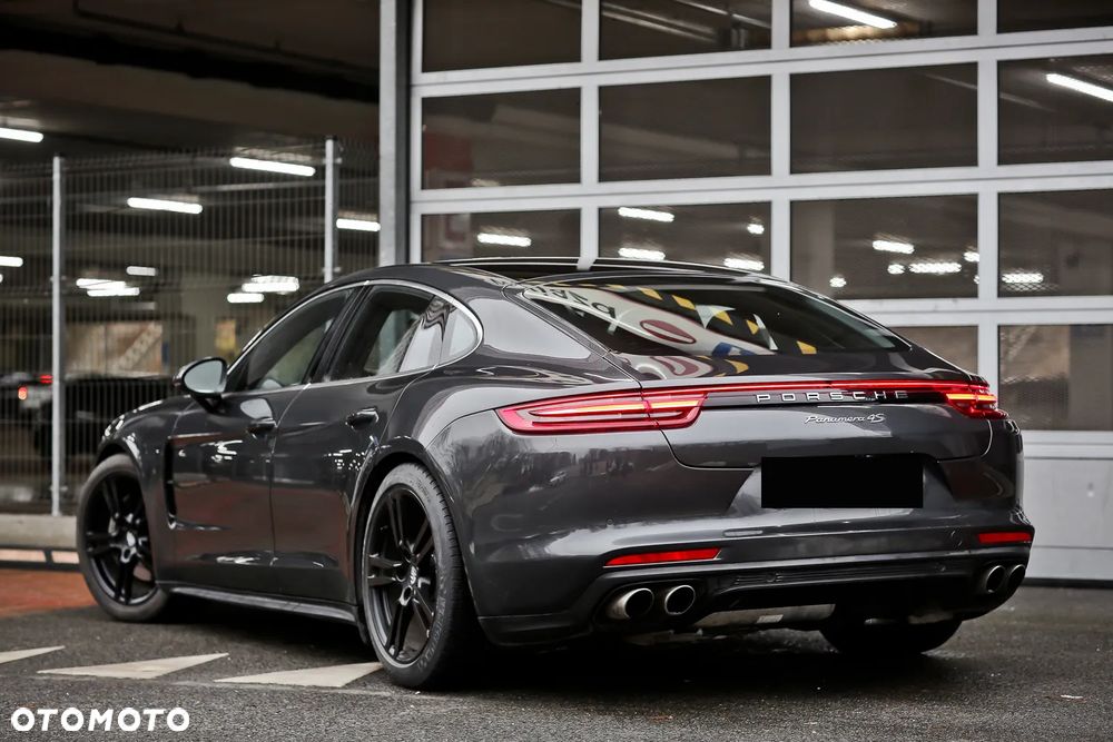 Porsche Panamera 4S - 13