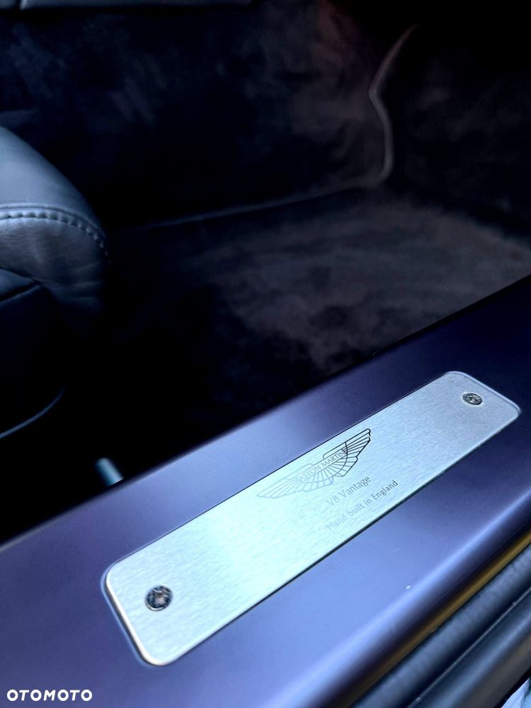 Aston Martin V8 Vantage - 19