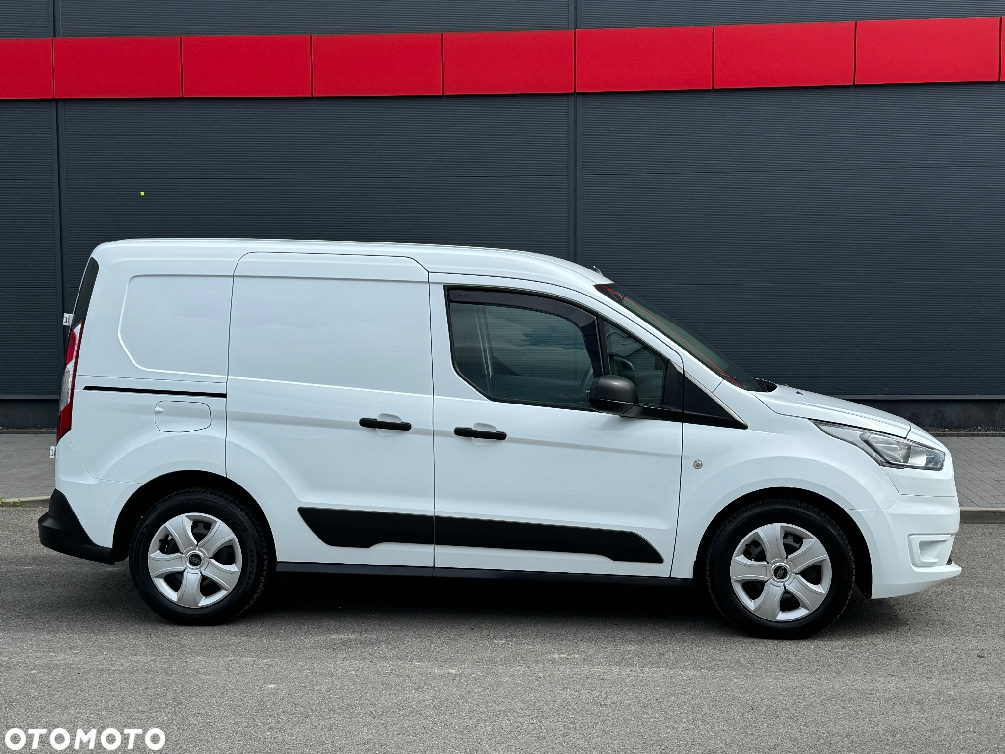 Ford Transit Connect - 9