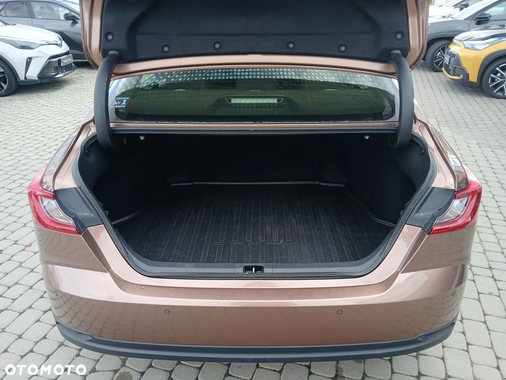 Toyota Camry - 15