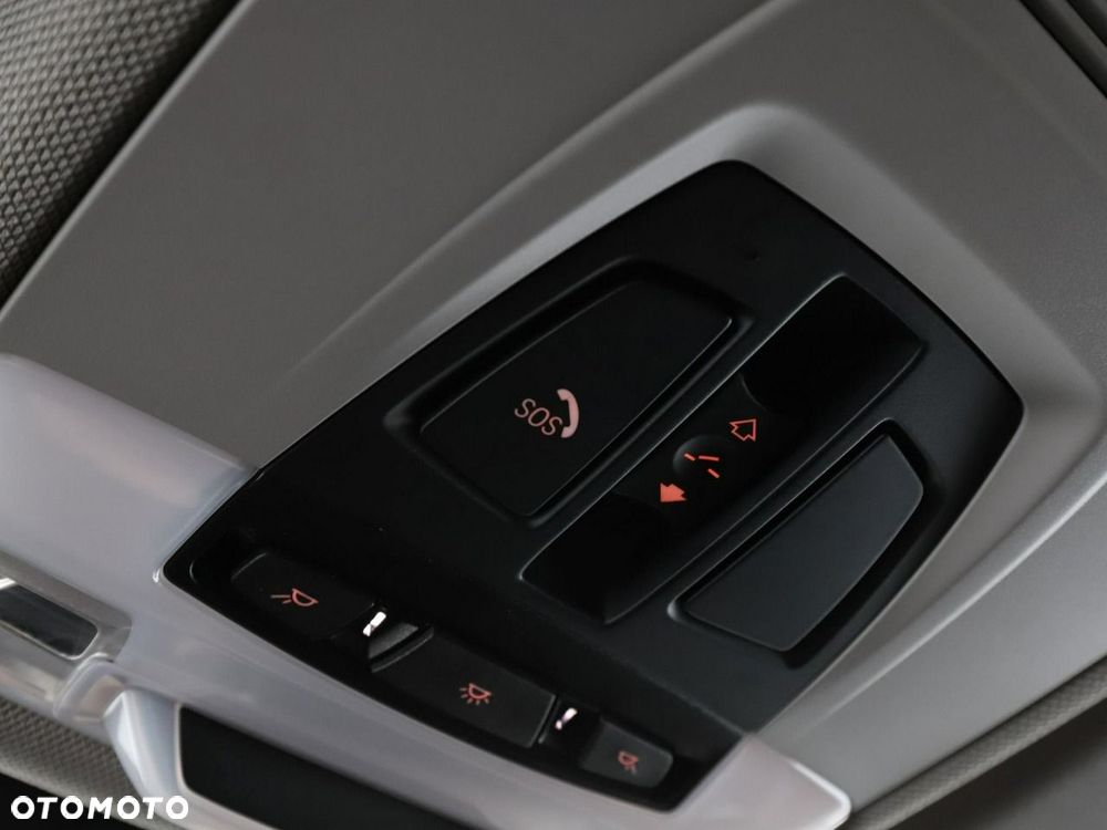 BMW X1 sDrive16d xLine - 35