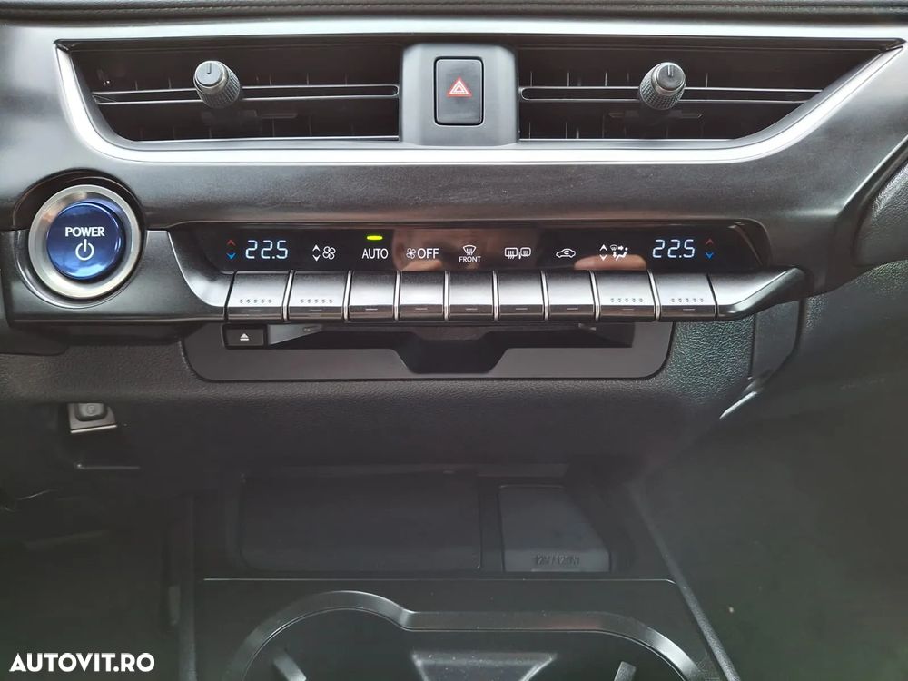 Lexus UX 250h FWD Business - 18