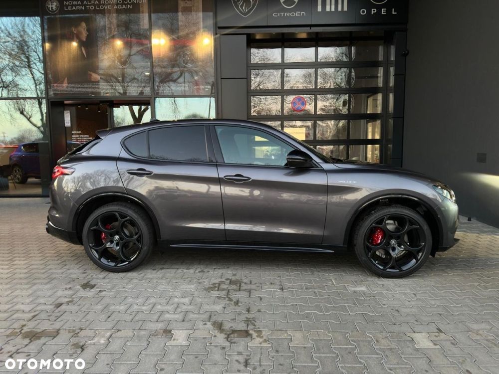 Alfa Romeo Stelvio - 5