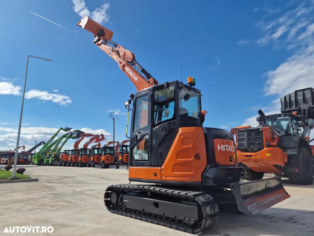 Hitachi ZX65-6, 2023, 1.208h, Masa operationoala 6,5t, lamaAd sapare 5m, CUPLA RAPIDA HIDRAULICA +3 CUPE NOI, senile cauciuc PAD 90% ok, Inst picon, Aer conditionat, Sistem antifurt, Ridica 3t, posibilitate leasing 4 ani, STARE CA NOU-PROMOTIE 55.900 EUR+Tva - 36