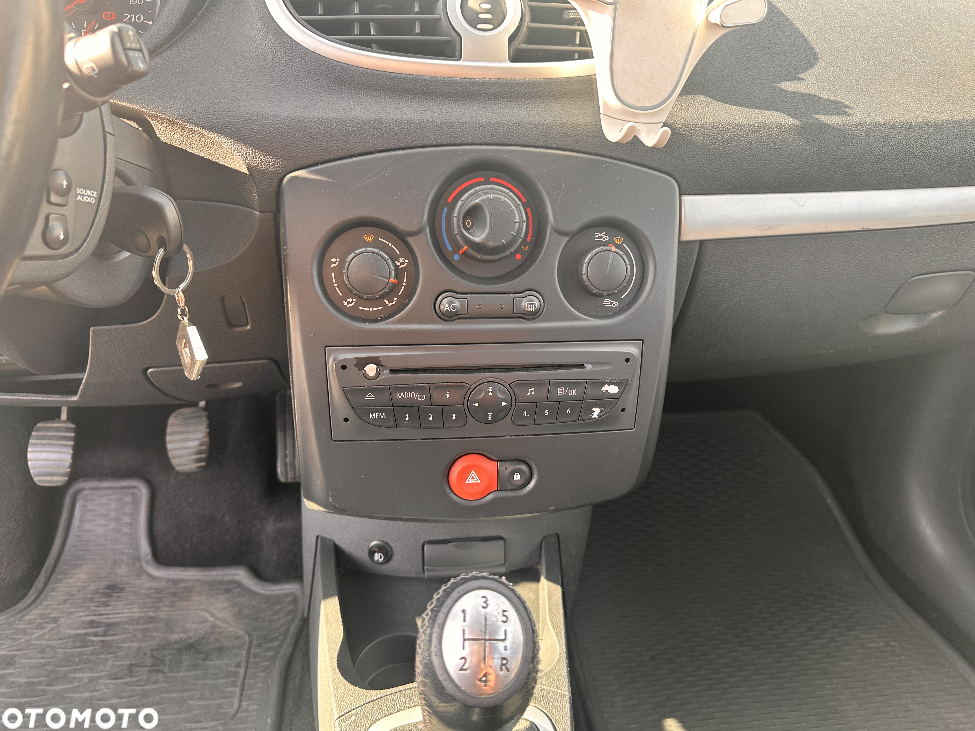 Renault Clio - 9