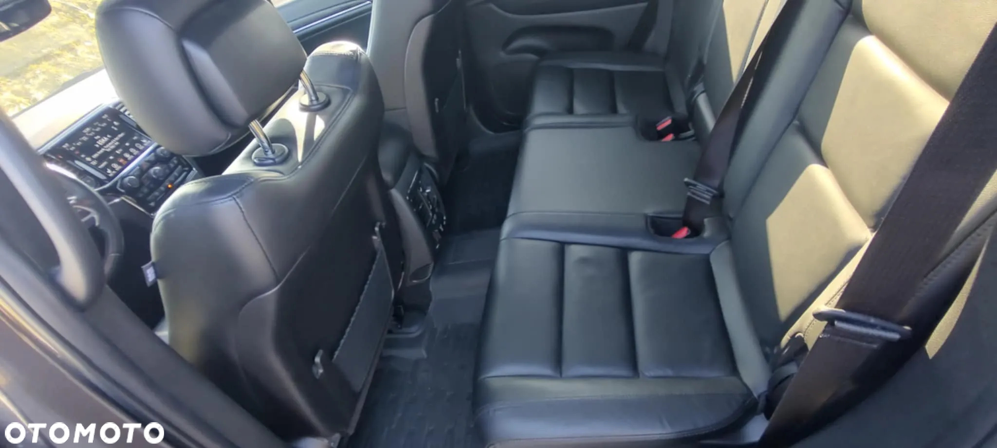 Jeep Grand Cherokee - 12