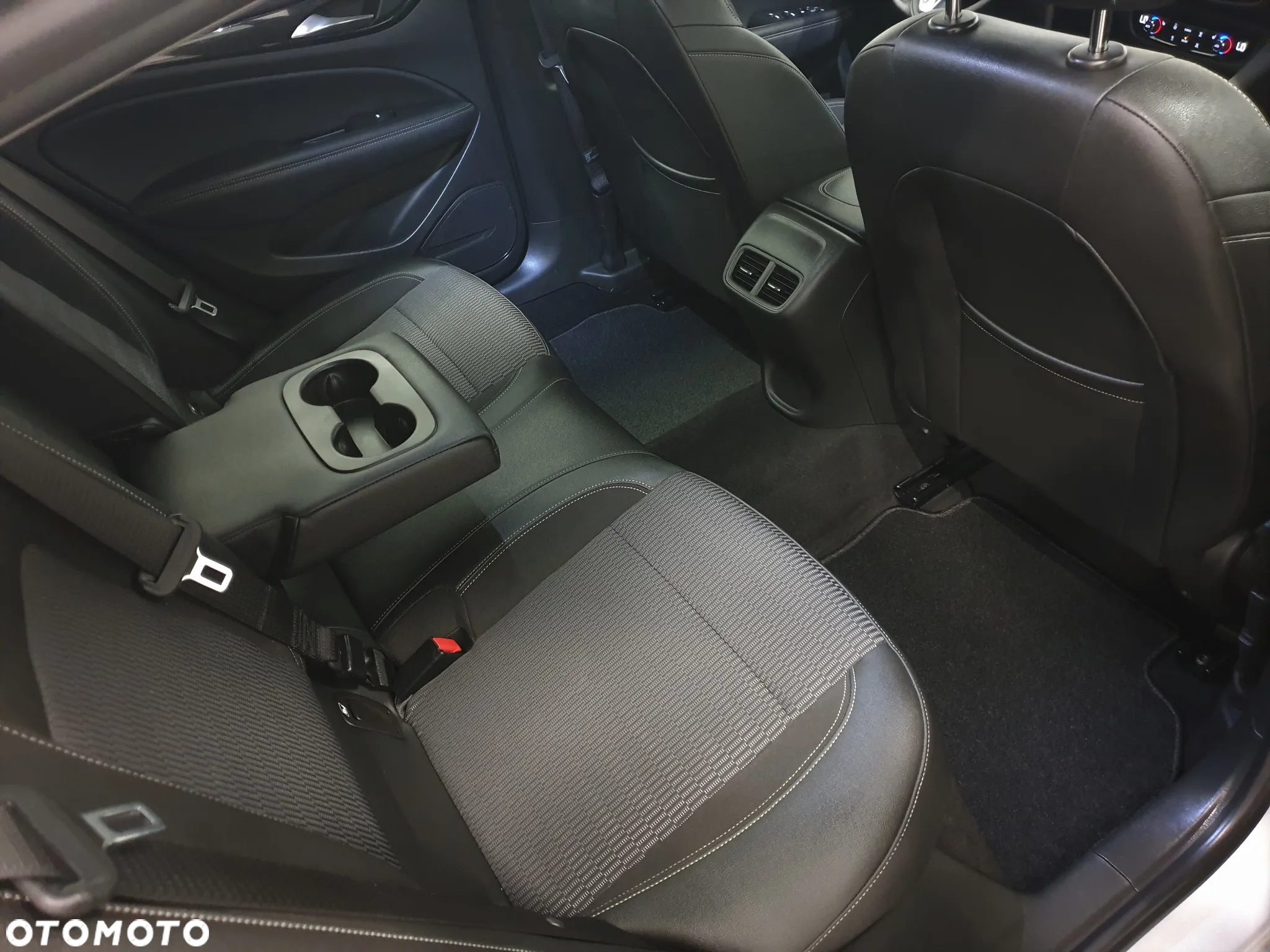 Opel Insignia 2.0 CDTI 4x4 Innovation S&S - 40