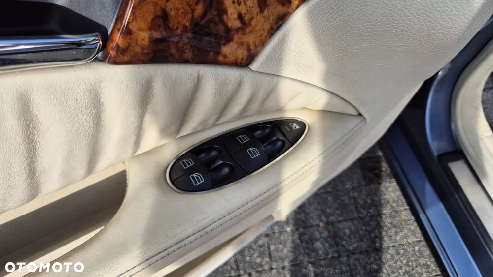 Mercedes-Benz Klasa E - 23