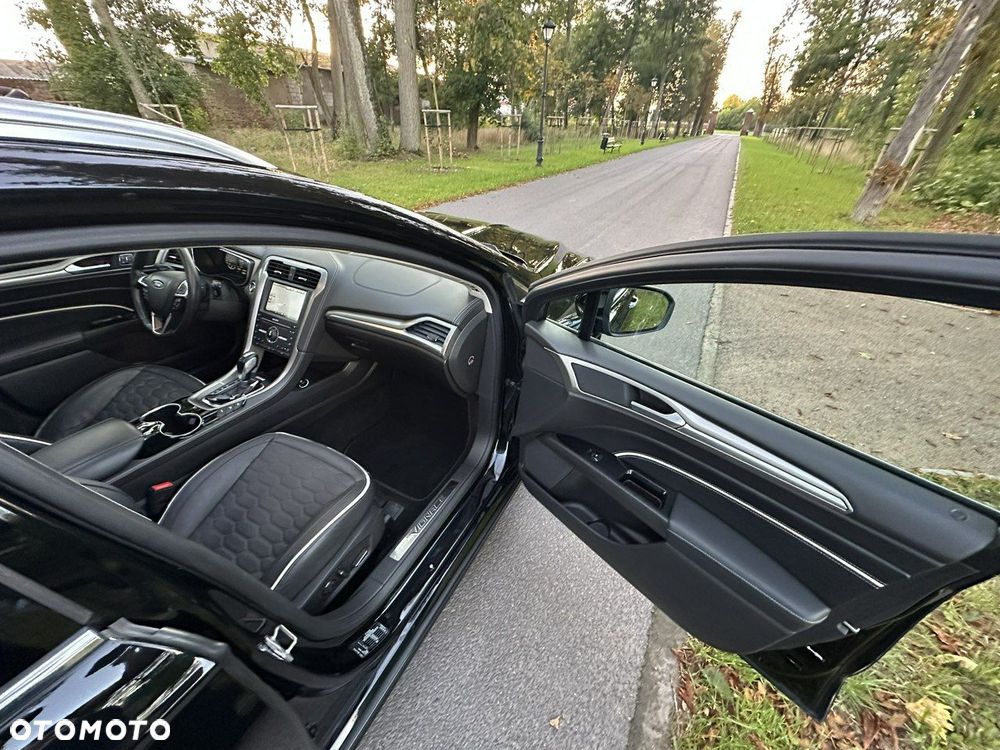 Ford Mondeo - 32