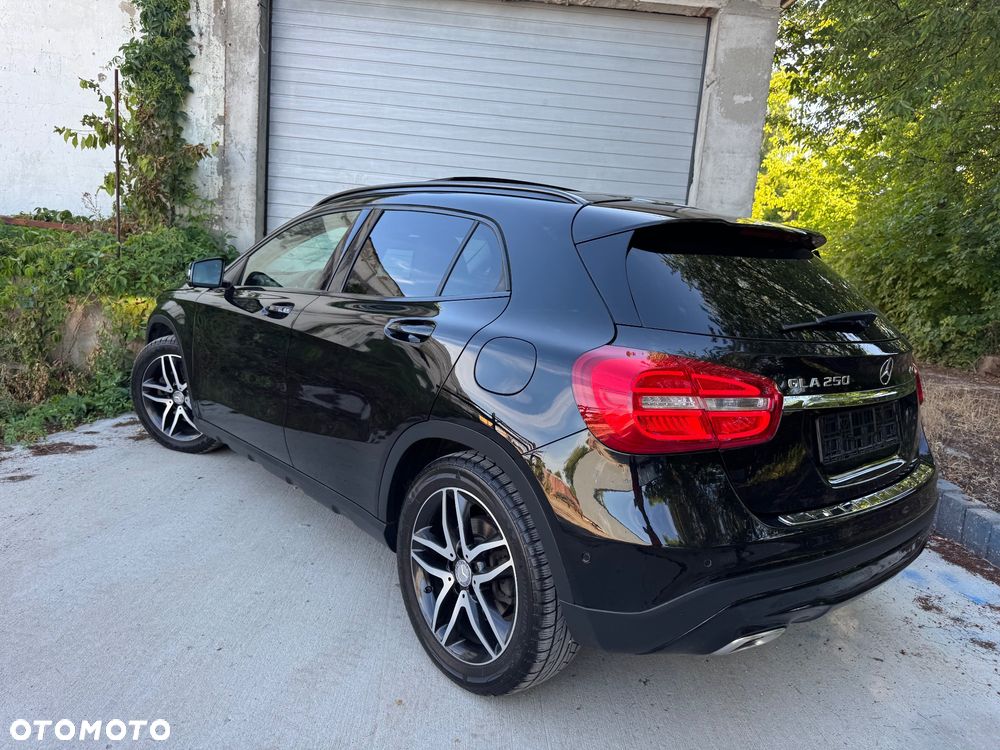 Mercedes-Benz GLA 250 4Matic 7G-DCT AMG Line - 8