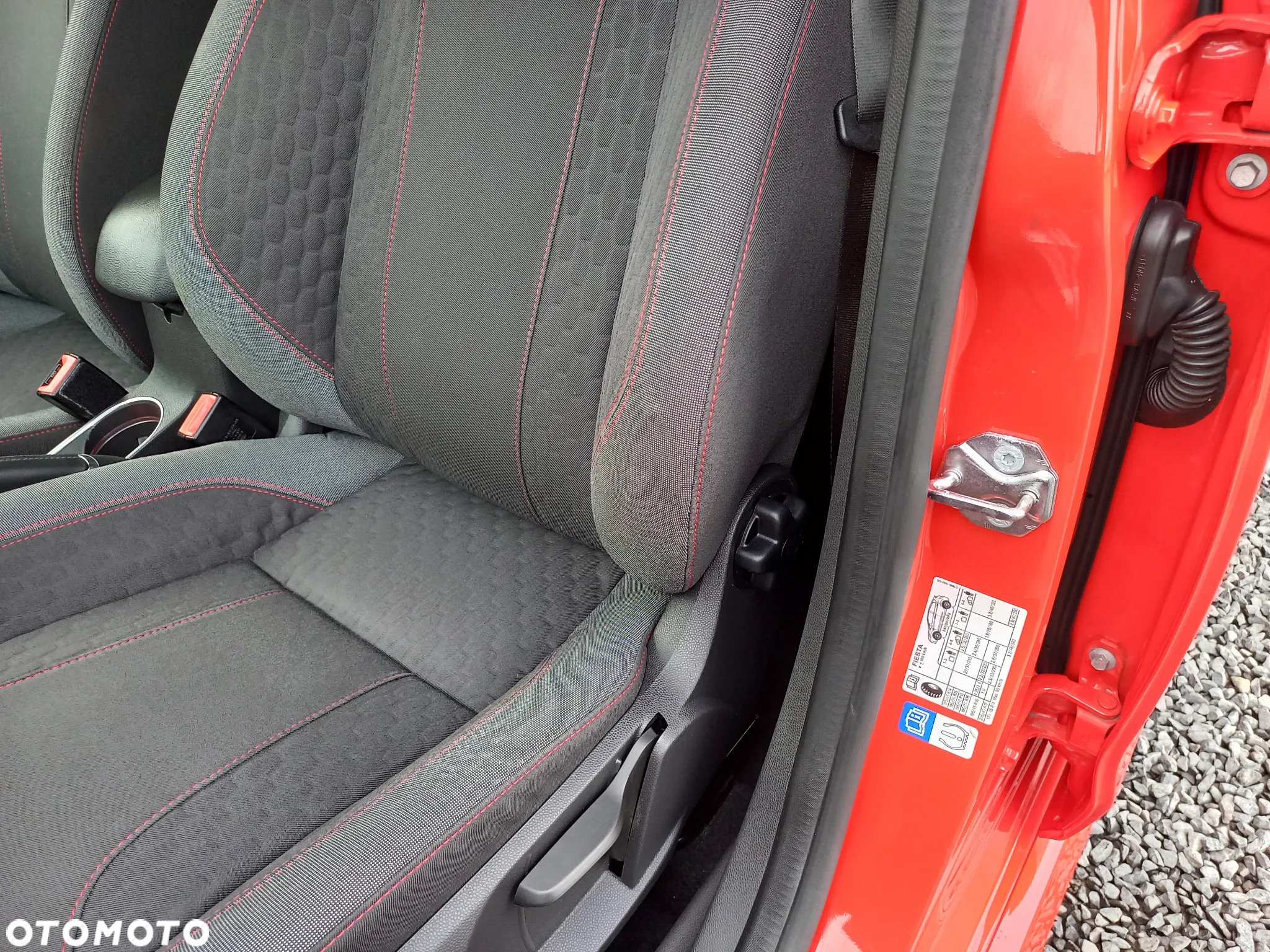 Ford Fiesta 1.0 EcoBoost Start-Stop ST-LINE - 36
