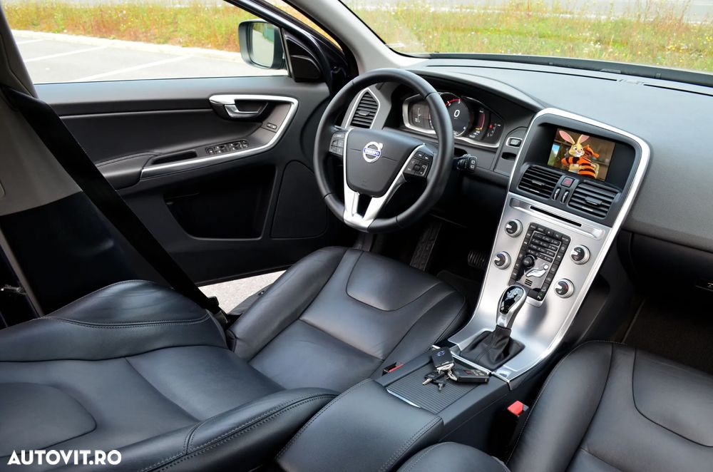 Volvo XC 60 D5 AWD Geartronic Summum - 13