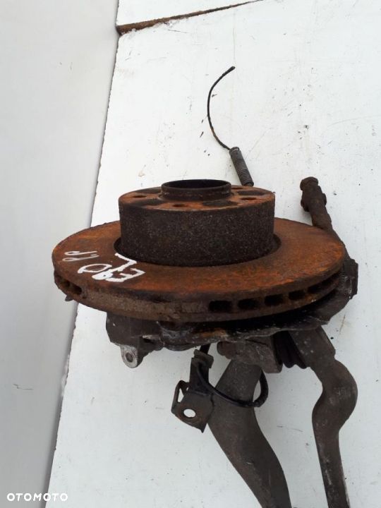 Piasta Zwrotnica Prawy, Lewy Przód  BMW E90 2.0 - 3