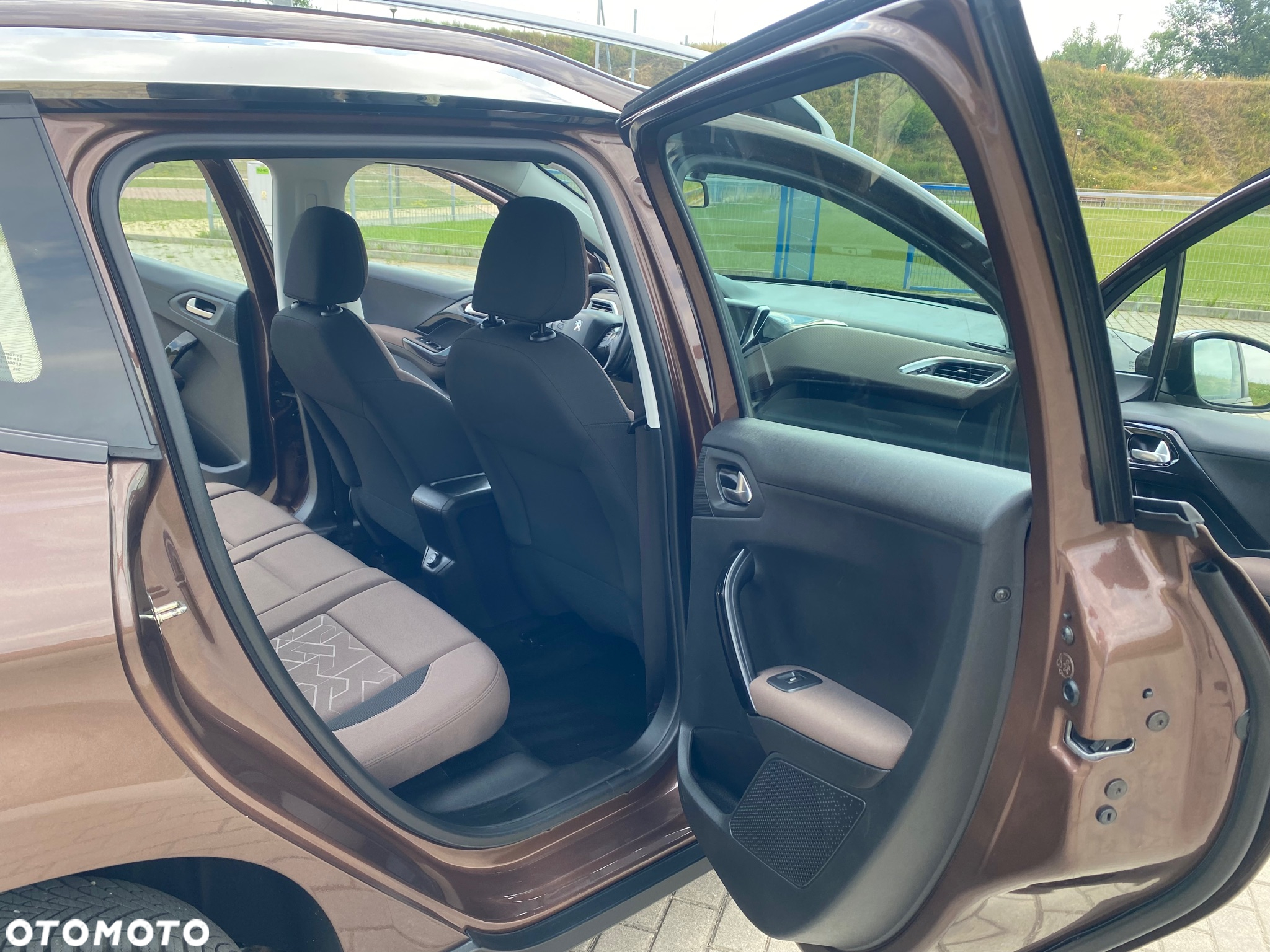 Peugeot 2008 PureTech 110 Stop&Start Black Edition - 16