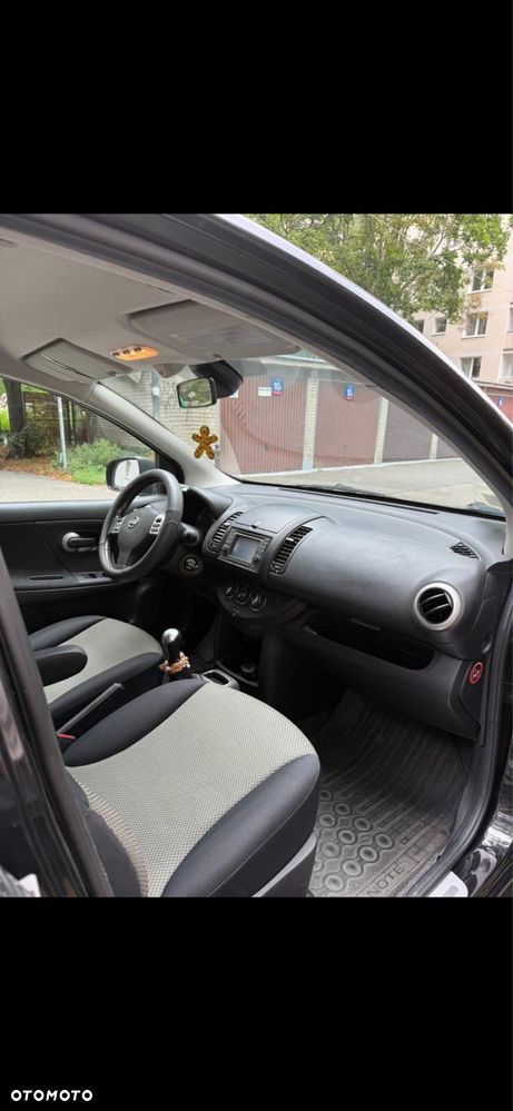 Nissan Note 2010 photo 5