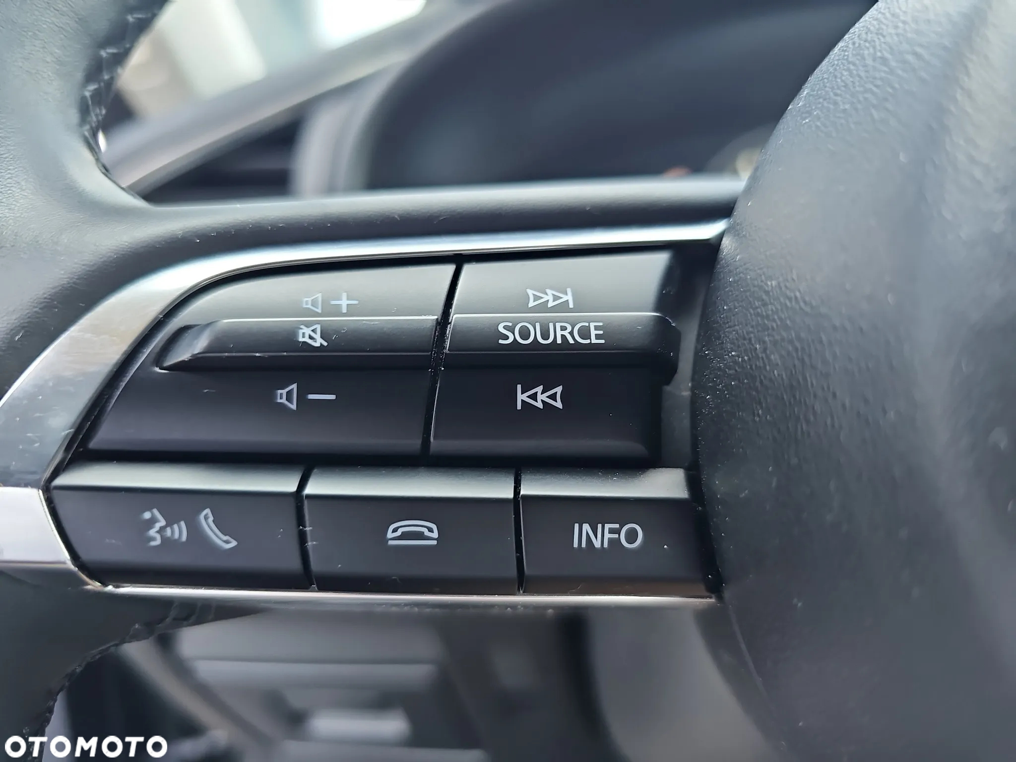Mazda 3 2.0 mHEV Exclusive Line - 23